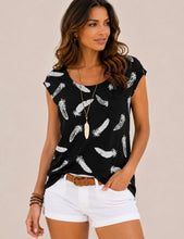 Load image into Gallery viewer, Feather print sleeveless top with pocket
