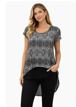 Load image into Gallery viewer, High low patterned black top
