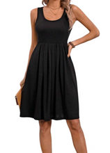 Load image into Gallery viewer, Black pleated sleeveless dress with pockets
