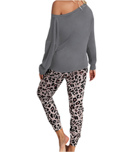 Load image into Gallery viewer, 2 piece leopard print loungewear set
