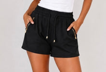 Load image into Gallery viewer, Black tie up shorts with pockets
