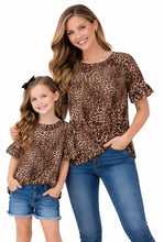 Load image into Gallery viewer, Mom and Me matching leopard print short sleeve top
