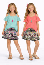 Load image into Gallery viewer, Girls 3 piece short outfit with necklace
