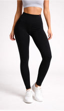 Load image into Gallery viewer, Black fleece leggings
