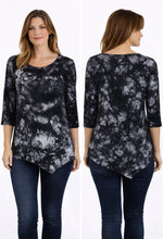 Load image into Gallery viewer, Multi-color 3/4 sleeve tunic top
