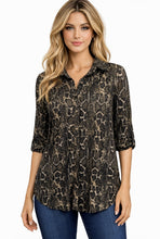 Load image into Gallery viewer, Snakeskin print button blouse with 3/4 sleeve
