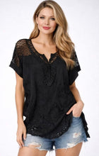 Load image into Gallery viewer, Cotton blouse with upper lace
