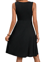 Load image into Gallery viewer, Black pleated sleeveless dress with pockets
