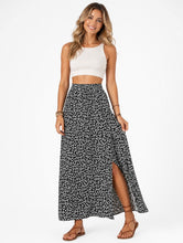 Load image into Gallery viewer, Ditsy floral long skirt with slit
