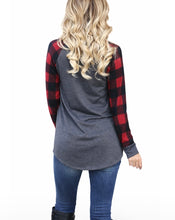 Load image into Gallery viewer, Long sleeve sweater with plaid sleeves
