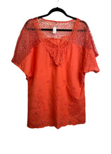 Load image into Gallery viewer, Cotton blouse with upper lace
