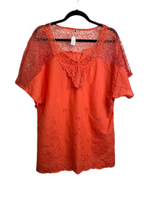 Cotton blouse with upper lace