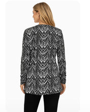 Load image into Gallery viewer, Black chevron cardigan with pockets
