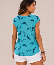 Load image into Gallery viewer, Feather print sleeveless top with pocket

