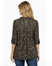 Load image into Gallery viewer, Snakeskin print button blouse with 3/4 sleeve
