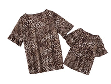 Load image into Gallery viewer, Mom and Me matching leopard print short sleeve top
