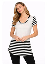 Load image into Gallery viewer, Tunic top striped with v neck
