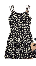 Load image into Gallery viewer, Black daisy print dress with back zipper
