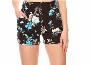 Shorts with pockets (black floral)