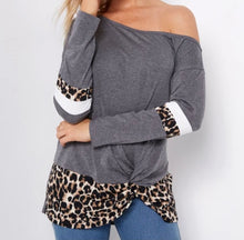 Load image into Gallery viewer, One shoulder color block leopard print knotted top
