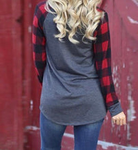 Load image into Gallery viewer, Long sleeve sweater with plaid sleeves
