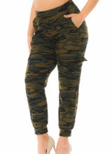 Load image into Gallery viewer, Plus size cargo joggers
