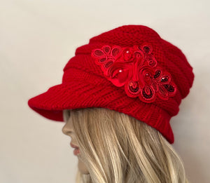 Women’s Fashionable winter hat with visor and flower accent