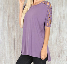 Load image into Gallery viewer, Criss cross sleeve top.
