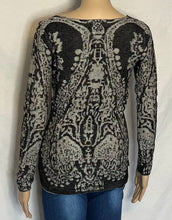 Load image into Gallery viewer, Grey textured print long sleeve sweater
