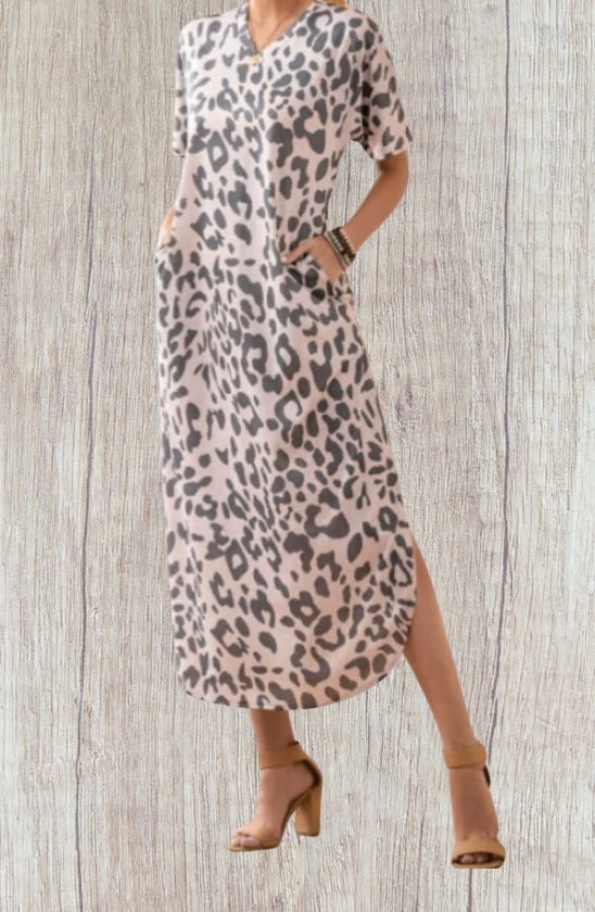 Leopard print maxi dress with pockets