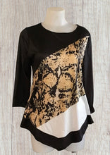 Load image into Gallery viewer, Tunic top with animal print
