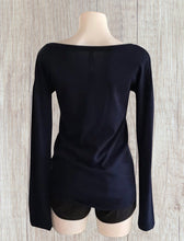 Load image into Gallery viewer, Long sleeve navy sweater
