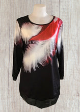 Load image into Gallery viewer, Tunic top with feather print
