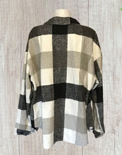 Load image into Gallery viewer, Grey plaid color block buttoned jacket
