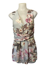 Load image into Gallery viewer, Pretty floral romper with back zipper
