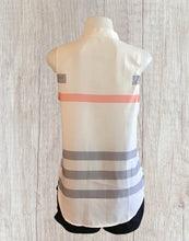 Load image into Gallery viewer, Sleeveless V neck top
