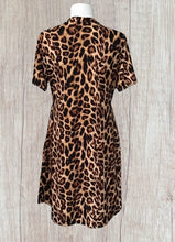 Load image into Gallery viewer, Leopard print dress with pockets
