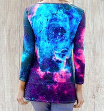 Load image into Gallery viewer, Multi-color round neck 3/4 sleeve top
