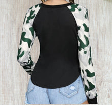 Load image into Gallery viewer, Black long sleeve camouflage top
