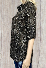 Load image into Gallery viewer, Snakeskin print button blouse with 3/4 sleeve
