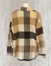 Load image into Gallery viewer, Khaki plaid buttoned jacket
