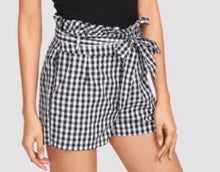 Load image into Gallery viewer, Plaid shorts
