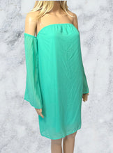 Load image into Gallery viewer, Green off shoulder dress with lining
