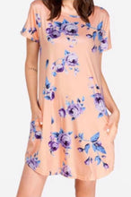 Load image into Gallery viewer, Floral dress with pockets
