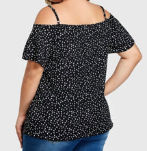 Load image into Gallery viewer, Cold shoulder plus size top
