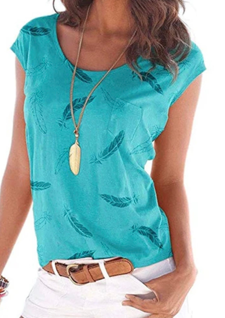 Feather print sleeveless top with pocket