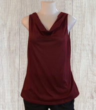 Load image into Gallery viewer, Sleeveless top
