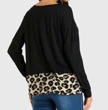 Load image into Gallery viewer, Long sleeve sweater with leopard print
