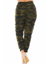 Load image into Gallery viewer, Plus size buttery soft green camouflage cargo leggings/joggers with pockets
