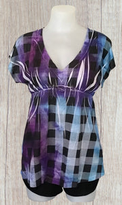 Multi-color plaid short sleeve v-neck top